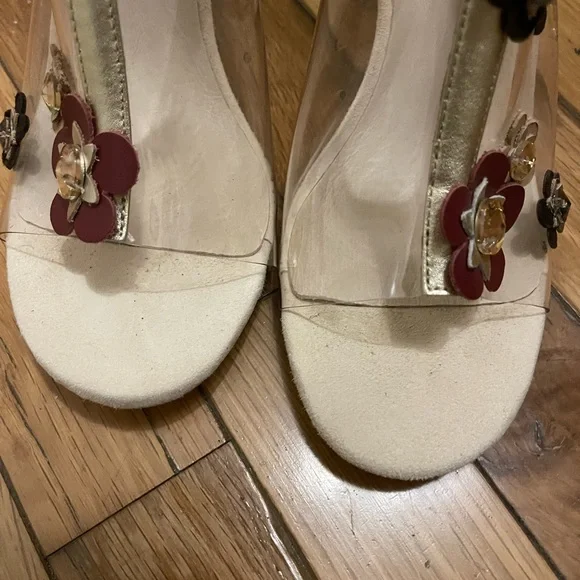 New never worn. Very beautiful with short dress or with business style . - Picture 8 of 8